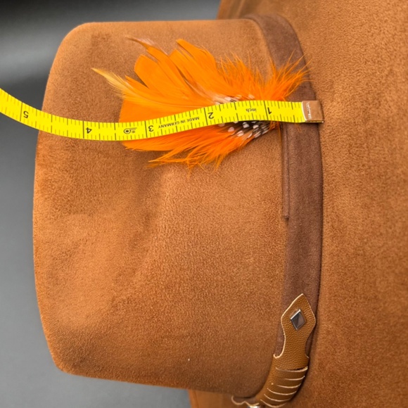 H01 HAT California shape in camel suede with orange feather NWOT main image 4